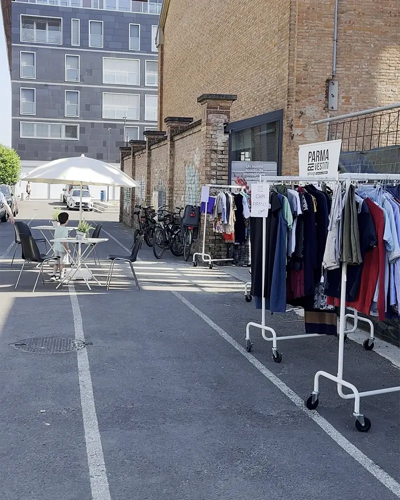 Gli abiti second hand di Parma Ri-vestiti
